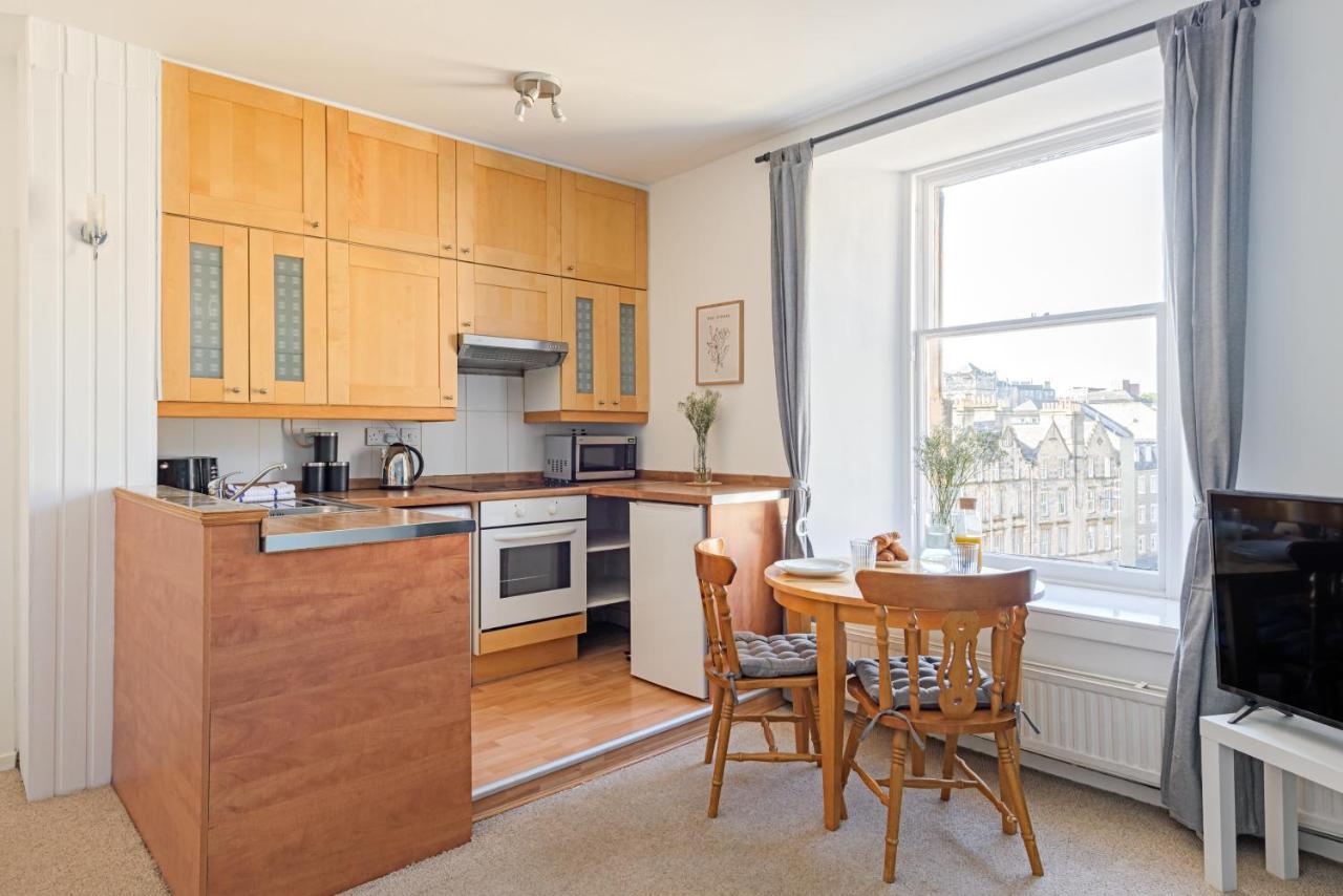 The West Bow View Apartment Единбург Екстер'єр фото
